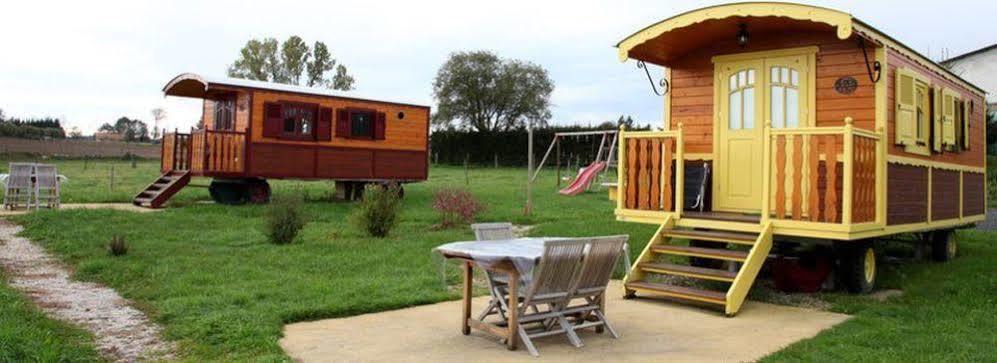 Les Roulottes De La Ferme Des Chanaux Saint-Julien-d'Ance Exterior foto